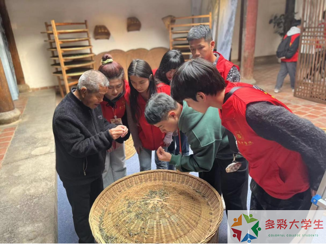 大学生红色传承活动实践报告：红色文旅传薪火 青春筑梦新时代 ——江西旅游商贸职业学院"红色文旅"实践